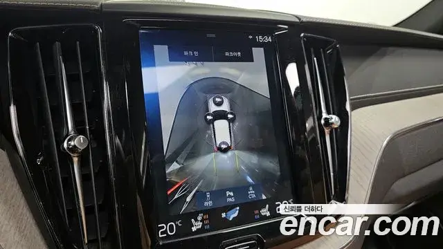 Volvo XC60 2018 — ფოტო 20/20