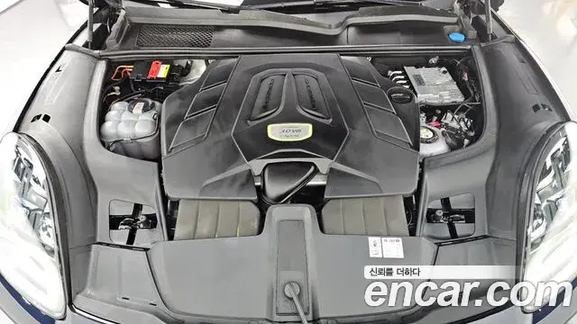 Porsche Cayenne 2021 — Şəkil 18/20