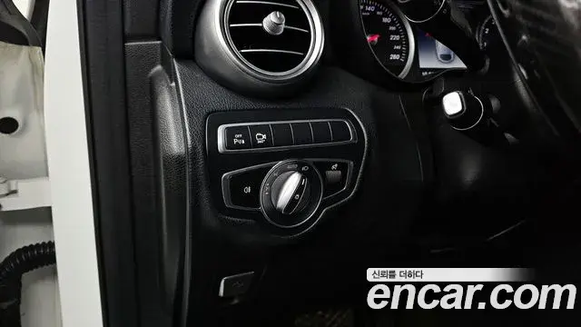 Mercedes-Benz GLC-Class 2019 — ფოტო 13/20