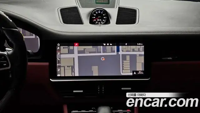 Porsche Cayenne 2020 — ფოტო 4/20