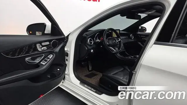 Mercedes-Benz C-Class 2018 — ფოტო 7/20
