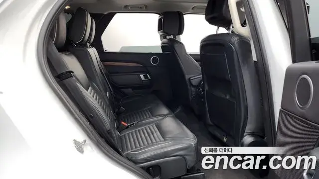 Land Rover Discovery 5 2018 — Şəkil 12/20