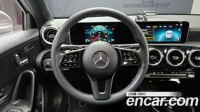Mercedes-Benz A-Class 2020 — Фото 13/20