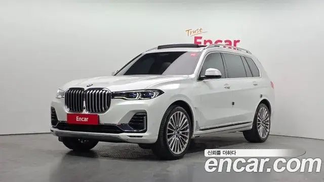 BMW X7 2021 — Фото 1/20