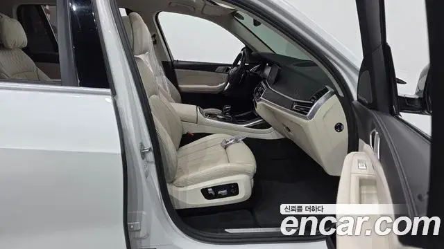 BMW X7 2021 — Фото 11/20