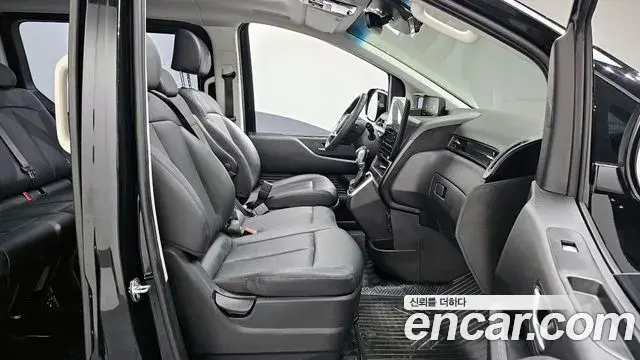 Hyundai Staria 2024 — Фото 10/20