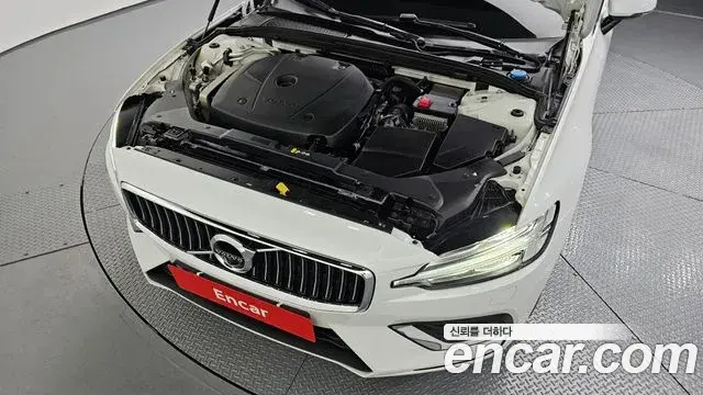 Volvo S60 2020 — Photo 7/20