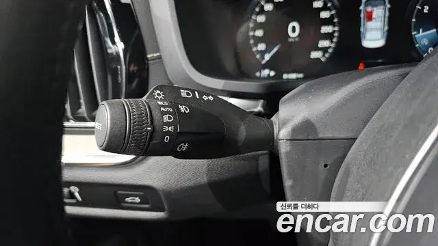 Volvo S60 2020 — Photo 18/20