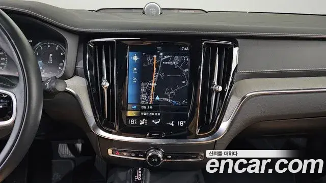 Volvo S60 2020 — Photo 19/20
