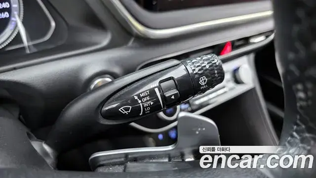 Hyundai Sonata Hybrid 2021 — Photo 15/20