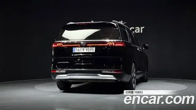 Kia Carnival 2021 — Фото 4/20