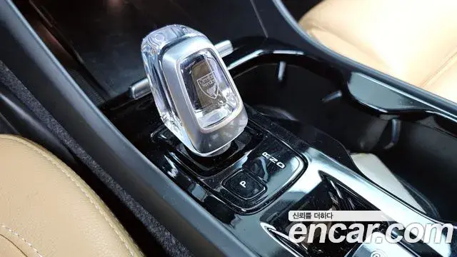 Volvo XC40 2020 — Photo 16/20