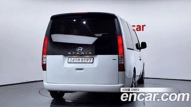 Hyundai Staria 2022 — Фото 4/20
