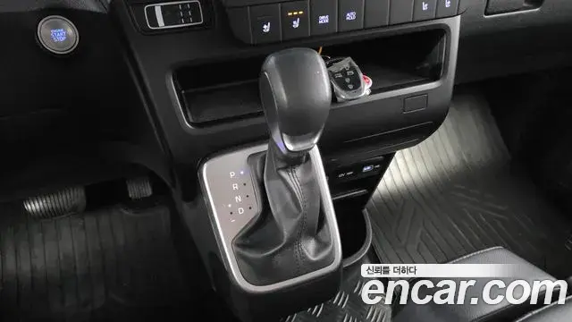 Hyundai Staria 2022 — Photo 7/20