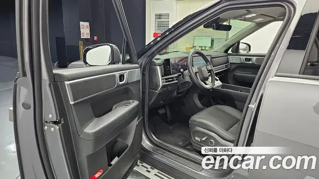 Hyundai Santa Fe 2023 — ფოტო 13/20