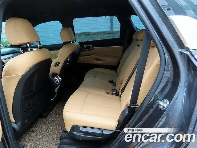 Kia Sorento 2023 — ფოტო 1/20