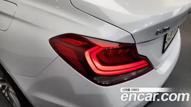 Genesis G70 2019 — Photo 27/33