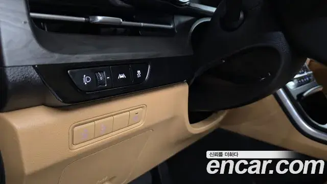 Kia Carnival 2022 — ფოტო 4/33