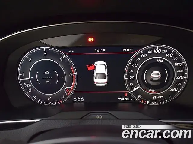 Volkswagen Passat GT 2018 — ფოტო 15/20