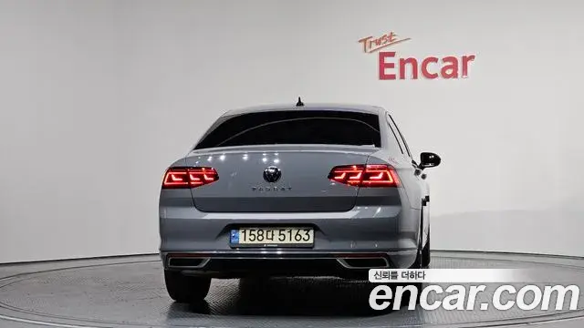 Volkswagen Passat GT 2022 — Photo 5/34