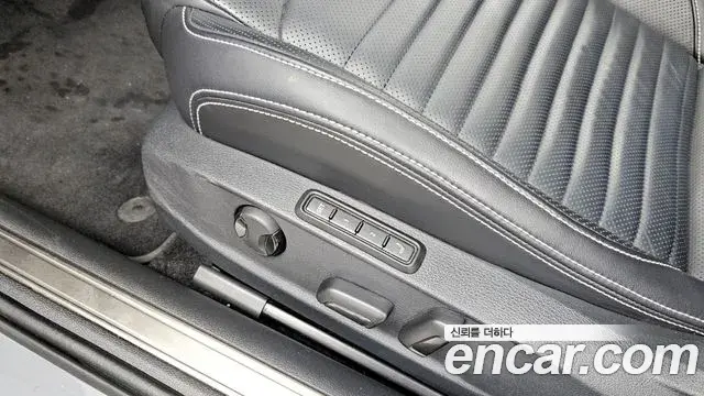 Volkswagen Passat GT 2022 — Photo 33/34