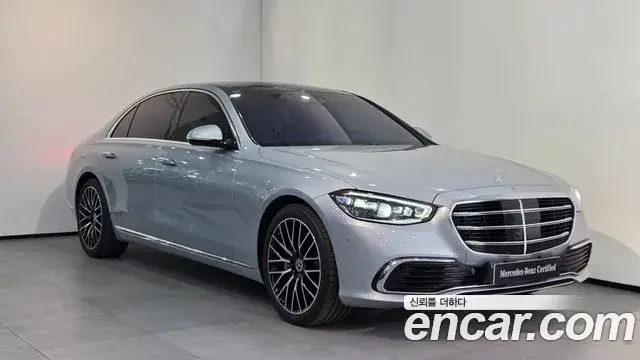 Mercedes-Benz S-Class 2025 — Photo 1/18