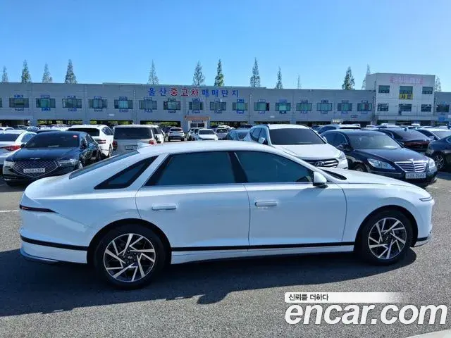 Hyundai Grandeur Hybrid 2023 — ფოტო 2/20