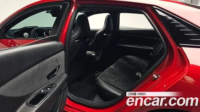Hyundai The New Avante Hybrid 2022 — Photo 27/32