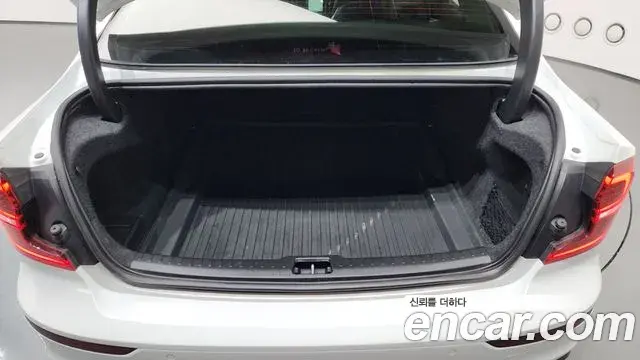 Volvo S60 2020 — Photo 4/36
