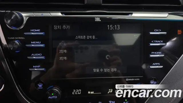 Toyota Camry 2018 — ფოტო 22/32