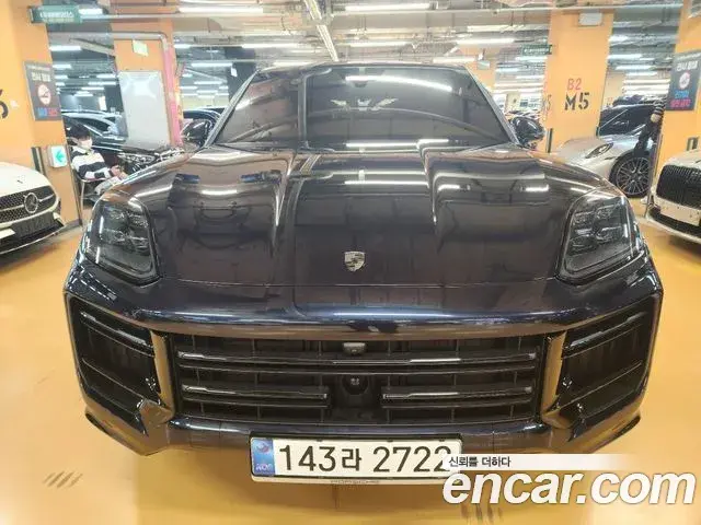 Porsche Cayenne 2025 — Photo 10/20