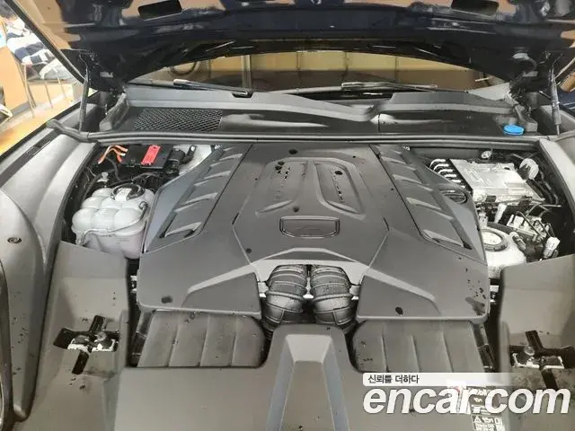 Porsche Cayenne 2025 — Photo 16/20