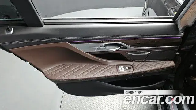 BMW 7 Series 2019 — Şəkil 10/33