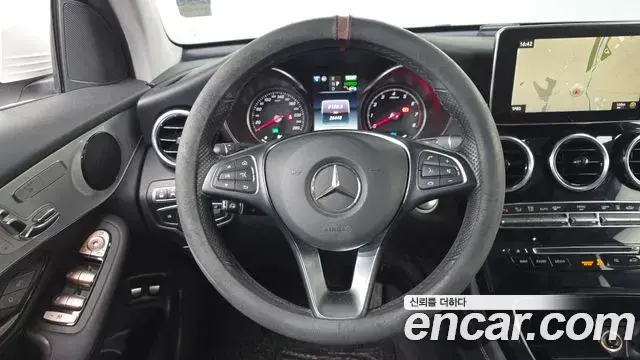 Mercedes-Benz GLC-Class 2018 — Фото 13/20