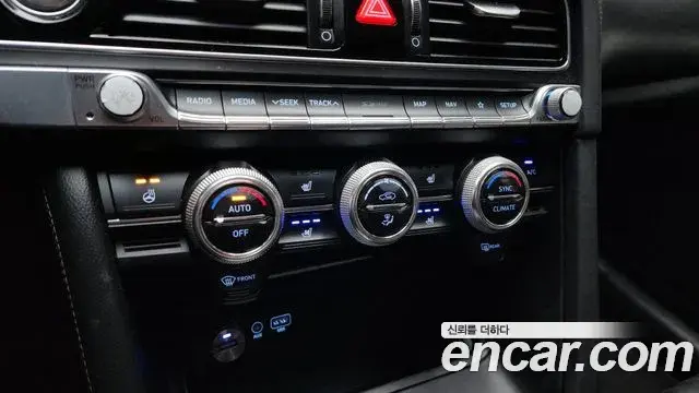Genesis G70 2018 — Photo 14/20