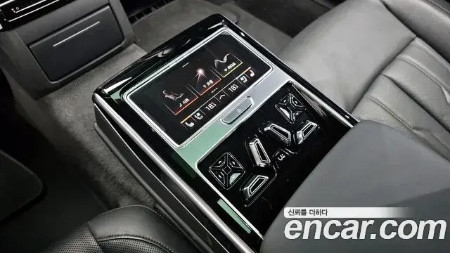 Audi A8 2021 — ფოტო 29/36