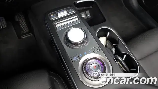 Genesis GV70 2023 — Şəkil 18/38