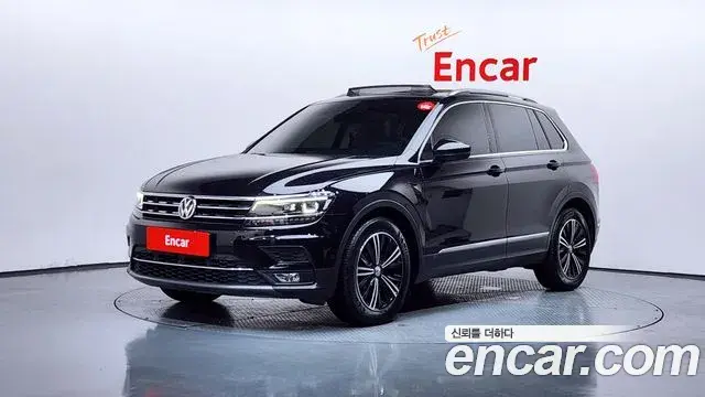 Volkswagen Tiguan 2019 — ფოტო 30/34