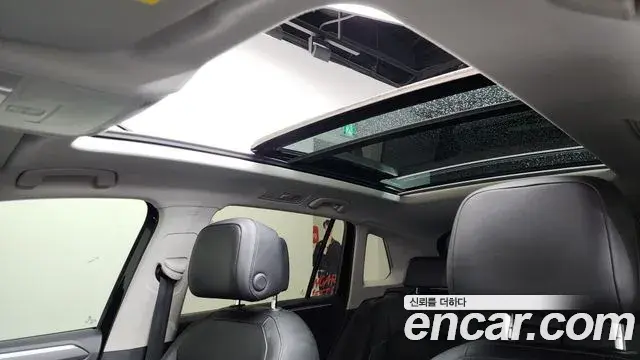 Volkswagen Tiguan 2019 — ფოტო 27/34