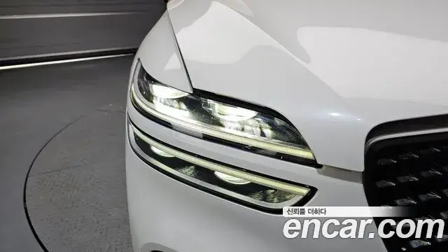 Genesis GV70 2021 — Şəkil 21/38