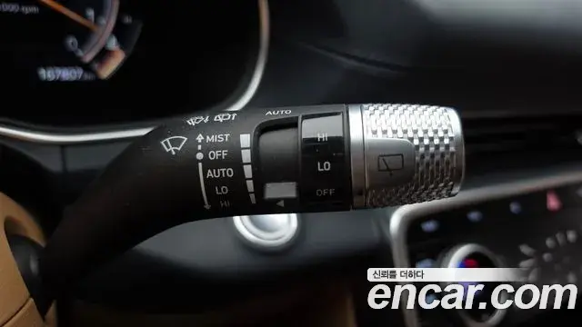 Genesis GV80 2021 — ფოტო 13/34