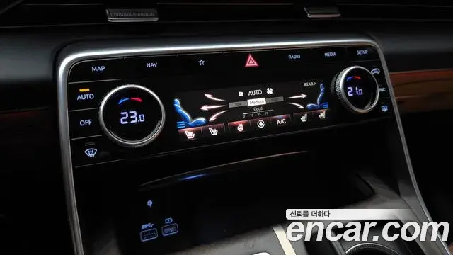 Genesis GV80 2021 — ფოტო 33/34