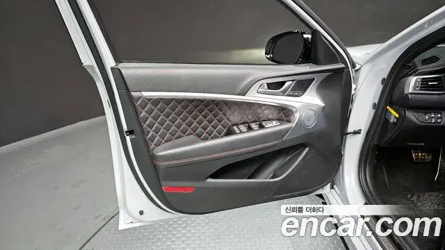 Genesis G70 2018 — ფოტო 1/32