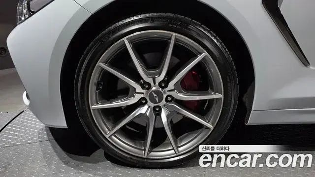 Genesis G70 2018 — Photo 17/20