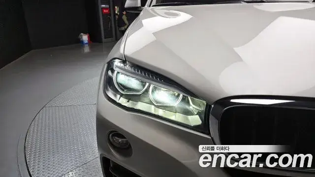 BMW X6 2018 — Photo 19/34