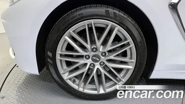 Genesis G70 2018 — Photo 14/20