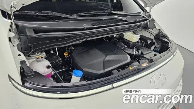 Hyundai Staria 2025 — Şəkil 19/20