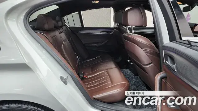 BMW 5 Series 2019 — Şəkil 10/20