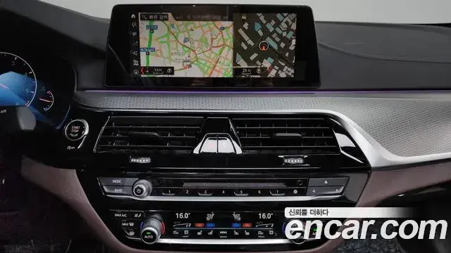 BMW 5 Series 2019 — Şəkil 11/20