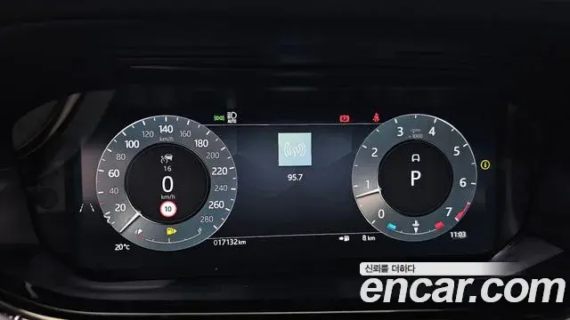 Land Rover Range Rover Evoque 2025 — Фото 8/20